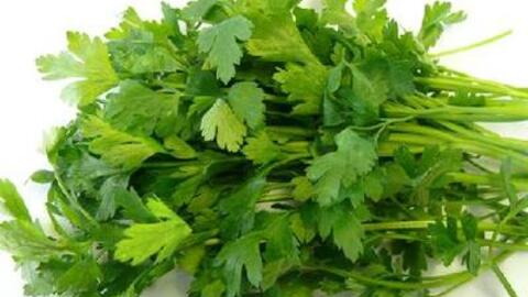 Cách chữa bệnh hay từ rau cần