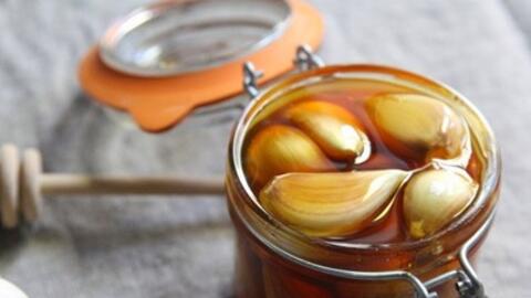 Trà tỏi giúp trị dứt điểm cảm cúm, kéo dài tuổi thọ