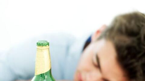 Bí quyết giúp hạn chế uống rượu với thực phẩm hàng ngày