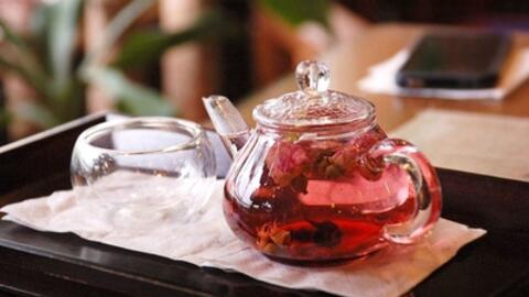 Trà hoa hồng mật ong - thức uống tinh khiết đánh bay cảm cúm